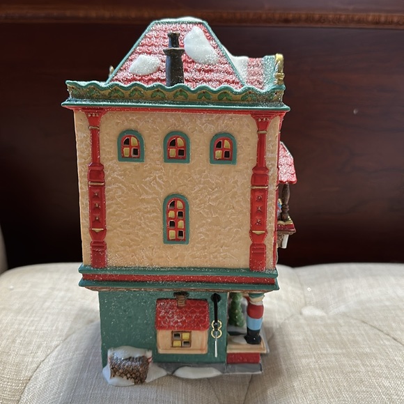 Department 56 Maries Doll House - Picture 5 of 13
